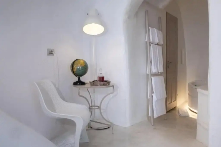 Globe Suites