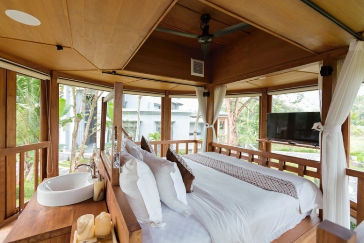 Triple Villa