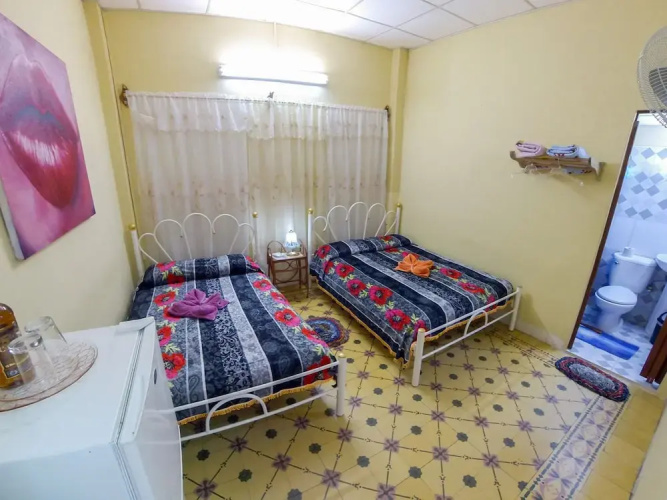 Hostal Colon 271