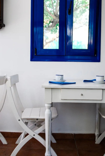 Katikies Studios & Apartments