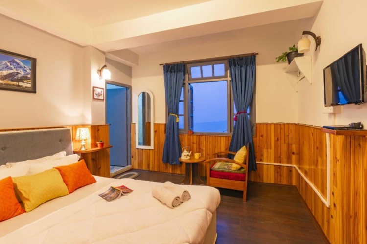 Standard Double room with mountain view