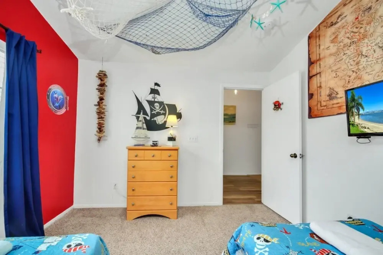 Bright Spacious Retreat With Private Pool Lanai Game Room