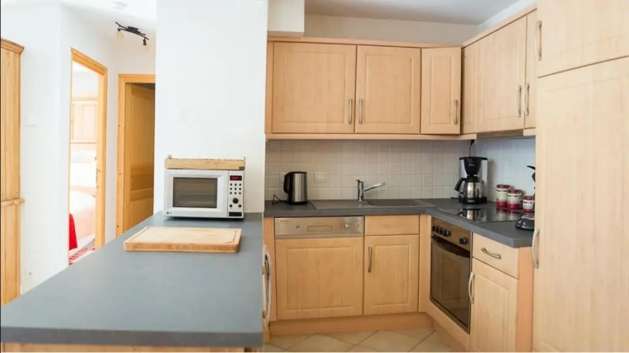 4 Bedrooms Apartment