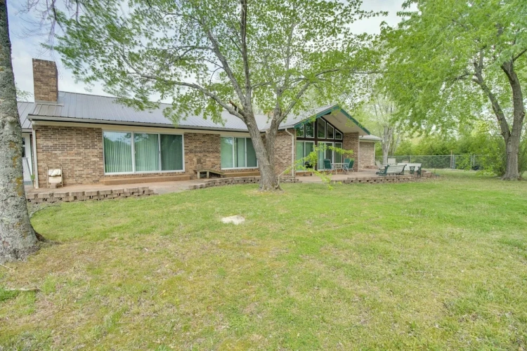 4 Bedrooms Cottage