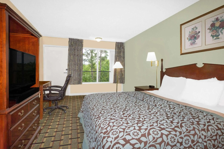 Days Inn by Wyndham Meridian