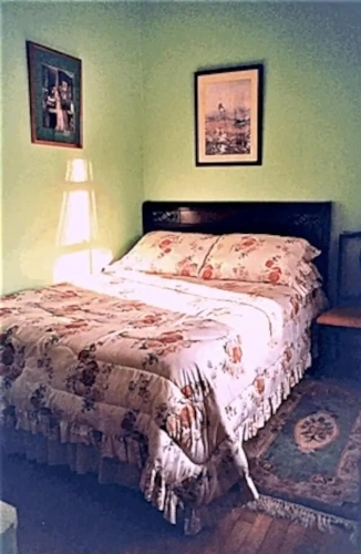 Economy room