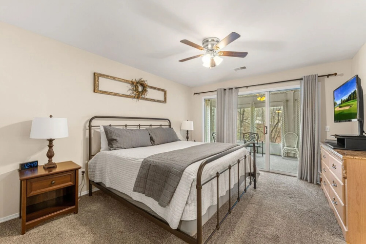 Premiere Pointe 2 Bedroom Condo by RedAwning