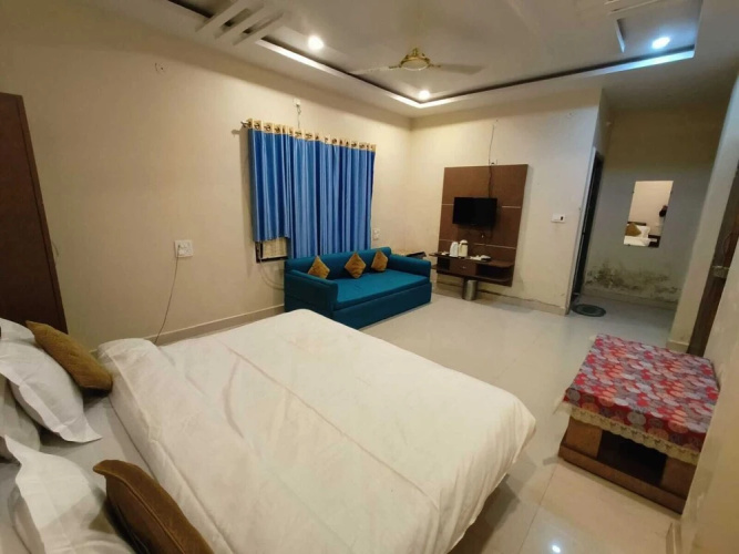 Hotel Basant Palace