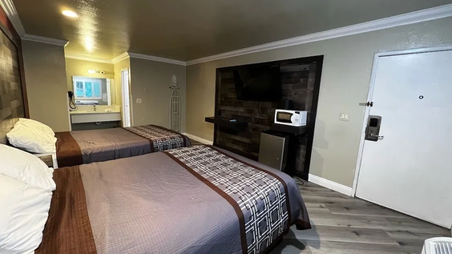 Deluxe Quadruple room