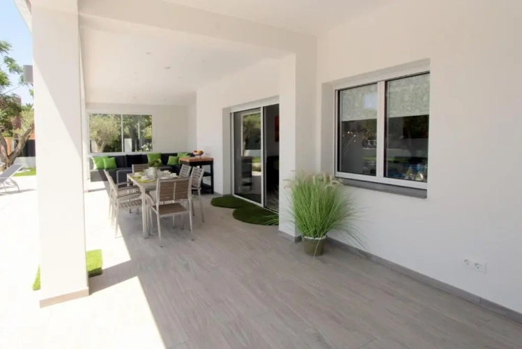 3 Bedrooms Villa