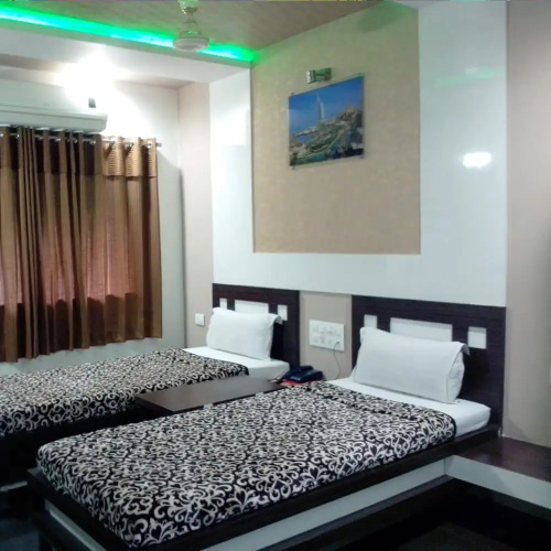 Hotel Decent