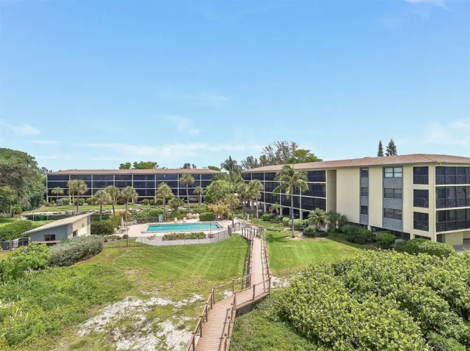 Sand Pointe 212