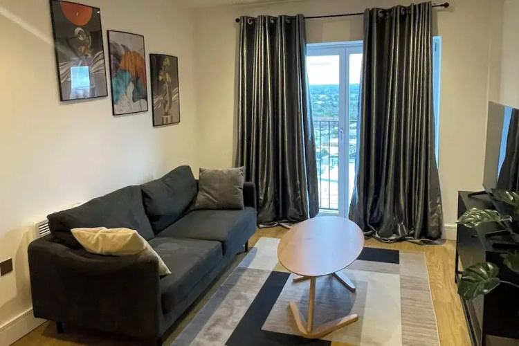 1 Bed Apartment- Sleeps 2, Parking, Pets Allowed