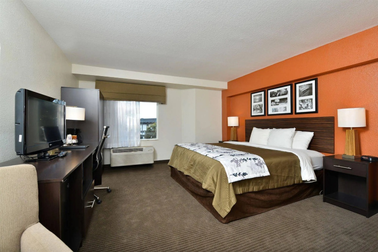 Sleep Inn & Suites Riverfront