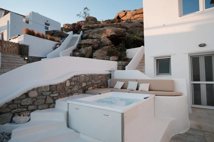 The Skyline Villa with sea view