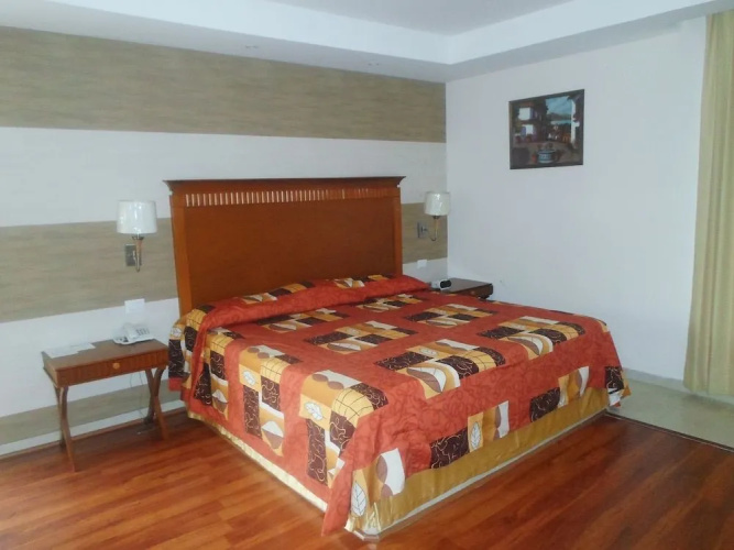 Hotel Meson De La Rivera