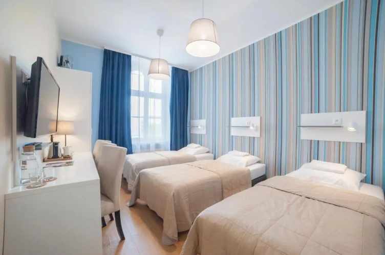 Standard Triple room