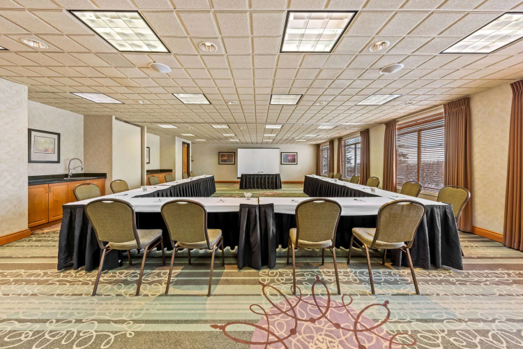 Wingate by Wyndham Calgary South photo 13