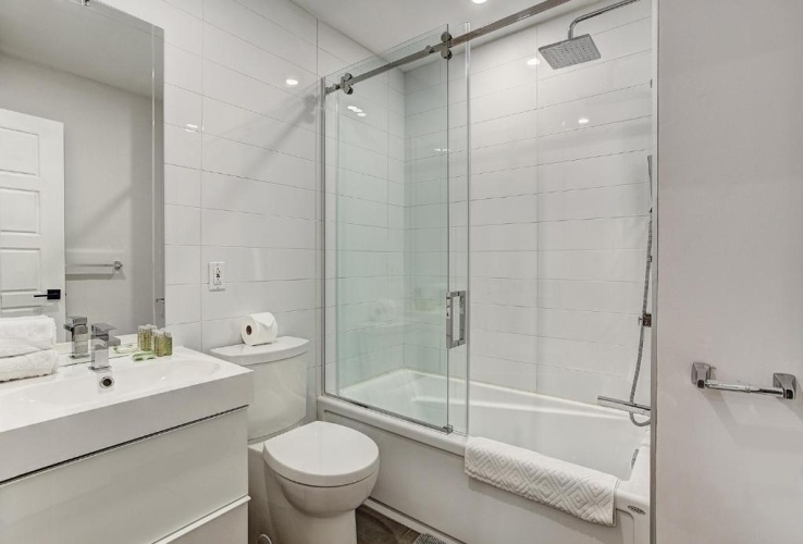 2 Bedrooms Apartment