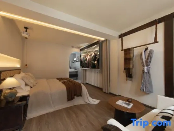 Standard Double room with courtyard view