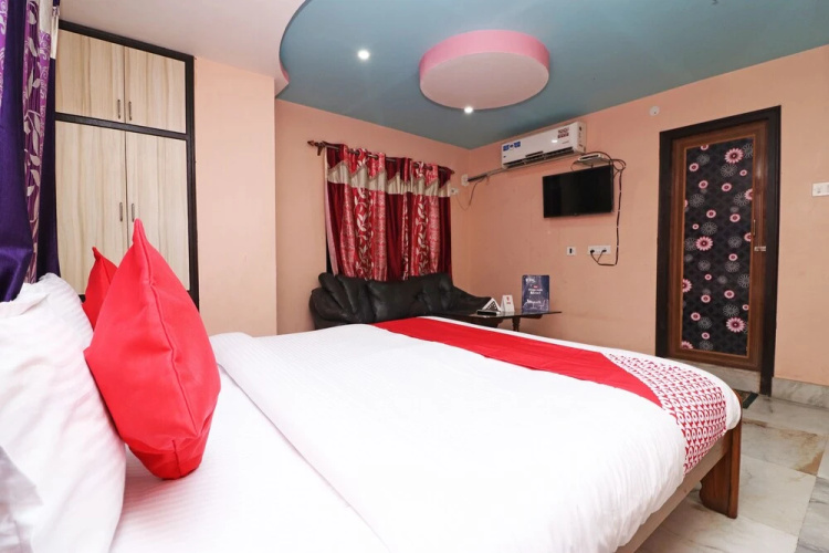 Xpress Inn By OYO Rooms
