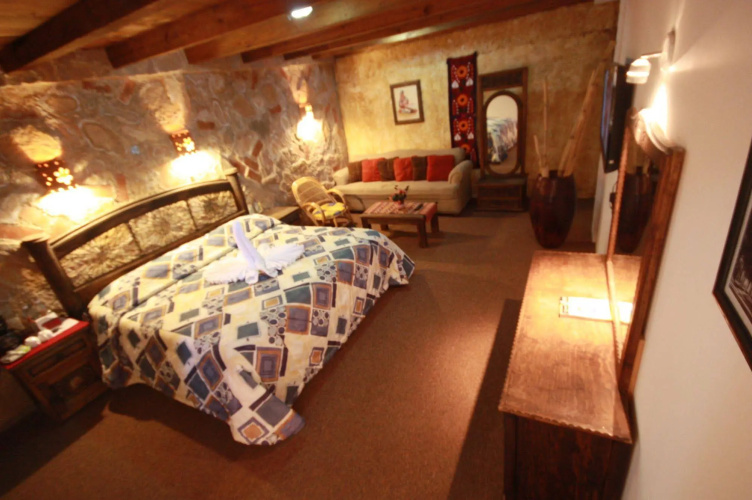 Hotel & Cava La Parroquia