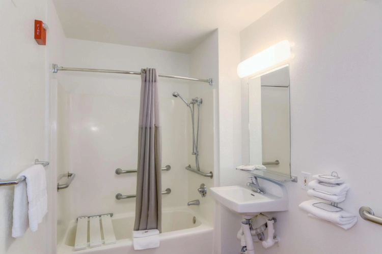 Vagabond Inn Sylmar photo 10