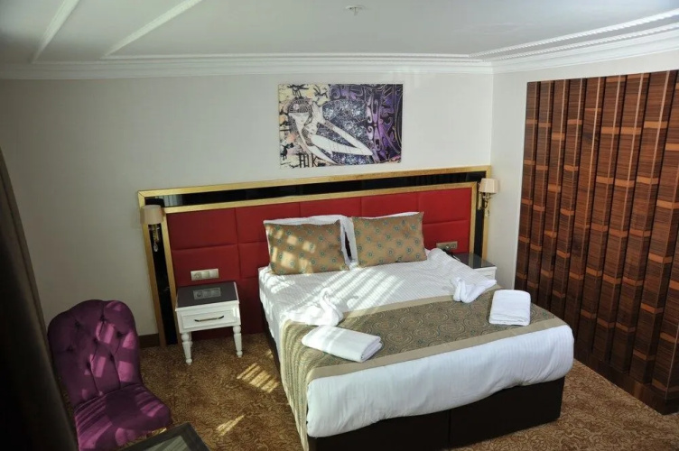 Asuris Hotel