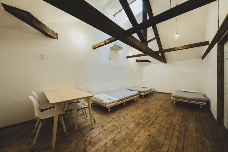 Standard Triple room