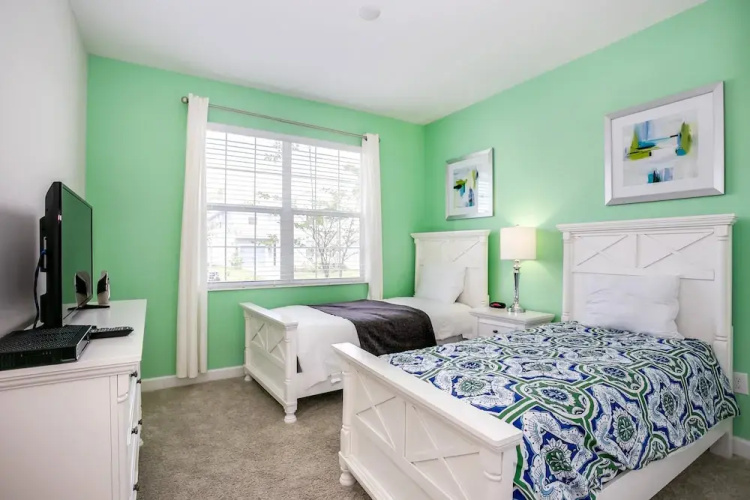 5 Bdrm Gated Golf Community Villa