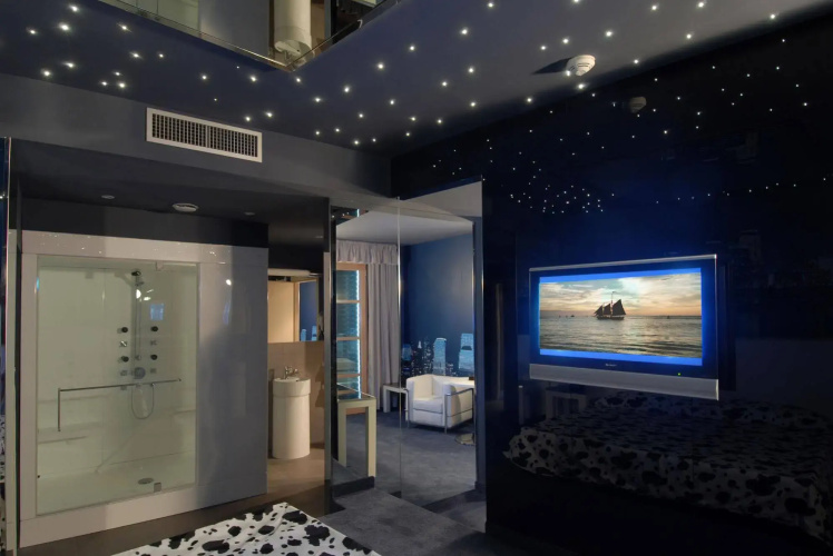 Motel Hotel Piranha