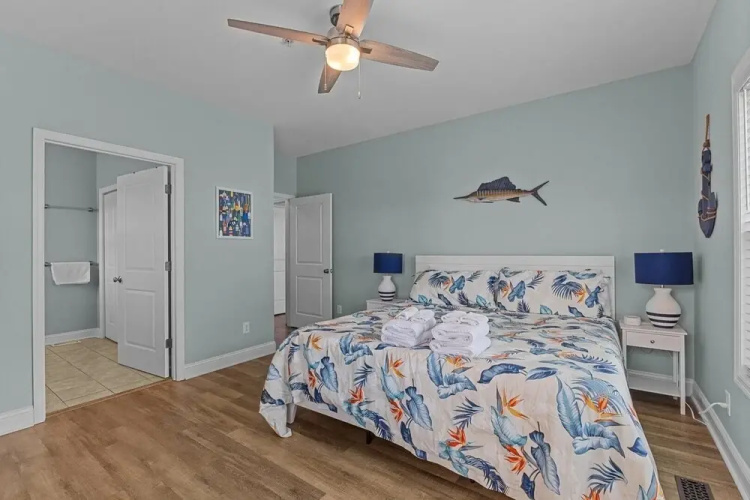 Slack Tide 3 Bedroom Condo by RedAwning