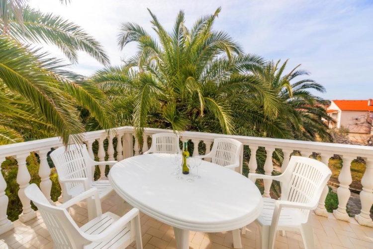 1 Bedroom Apartment with garden view