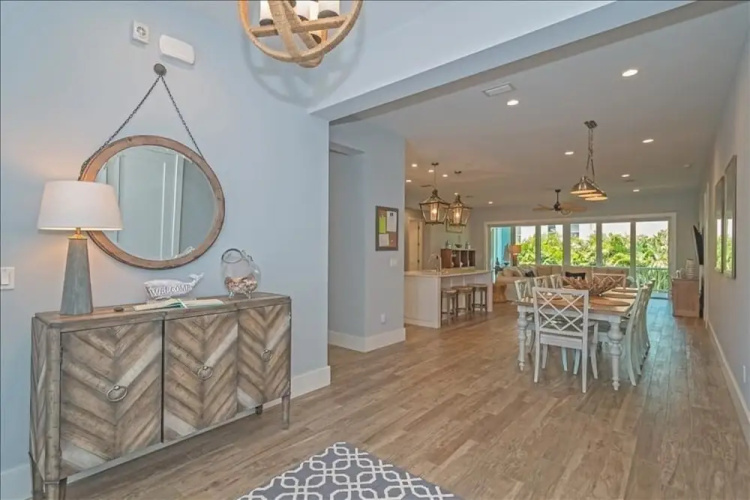 Homes-261 Seabreeze Ct