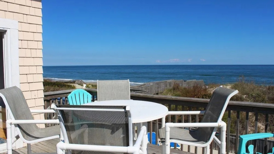 Kuhl Breeze - 5 Br home by RedAwning