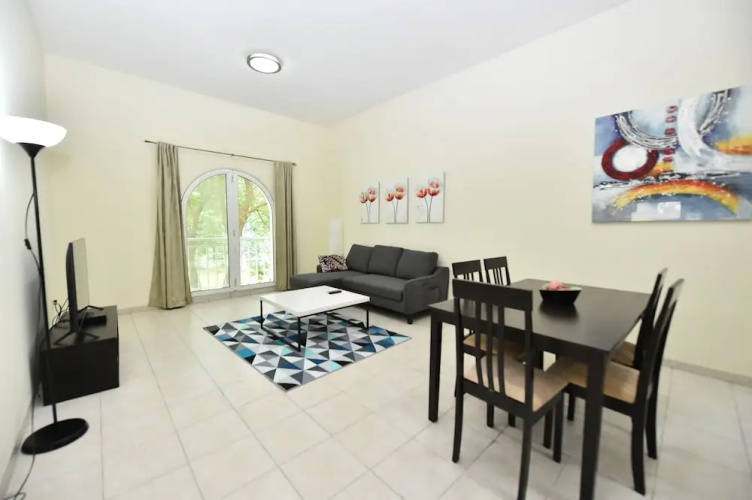 BRID - Spacious 1 Bed with garden view