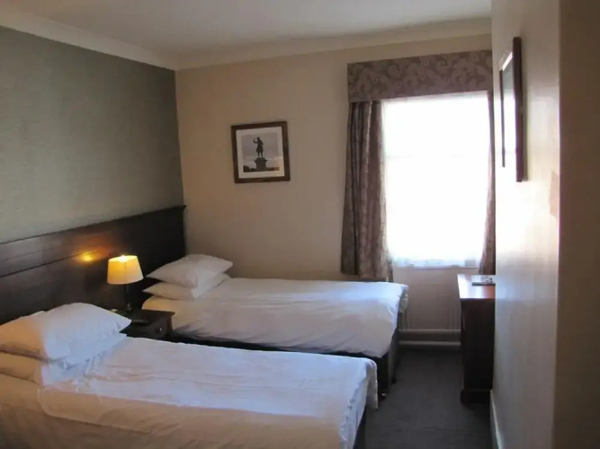 Kings Arms Hotel Westerham by Greene King Inns