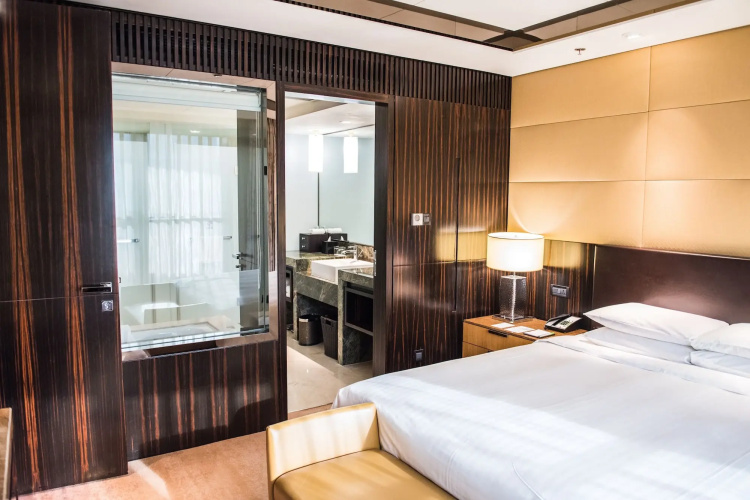 Shanghai Qilu Hotel