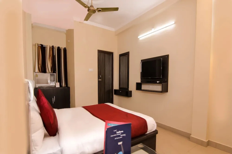 Sara Residency By OYO Rooms