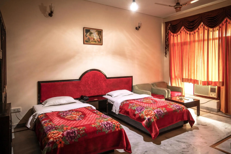 Hotel Neeraj Bhawan