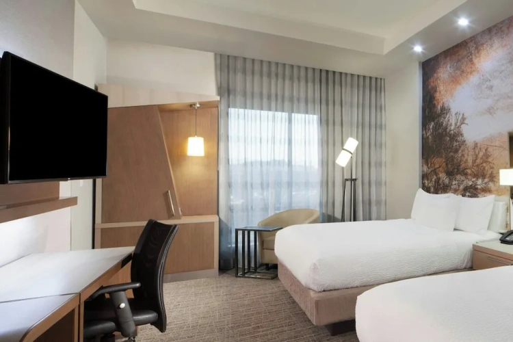 Standard Quadruple room with pool view