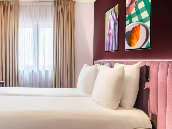 Medium Twin room