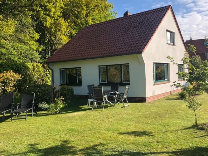 2 Bedrooms Cottage