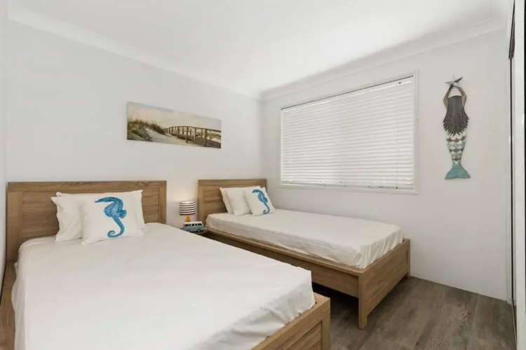 2Bed Beachfront Apartment - Holiday Management