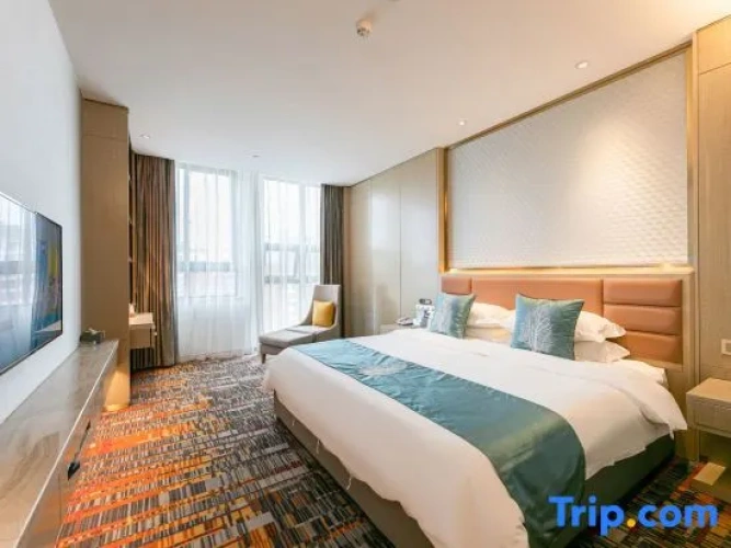 Deluxe Double room with city view