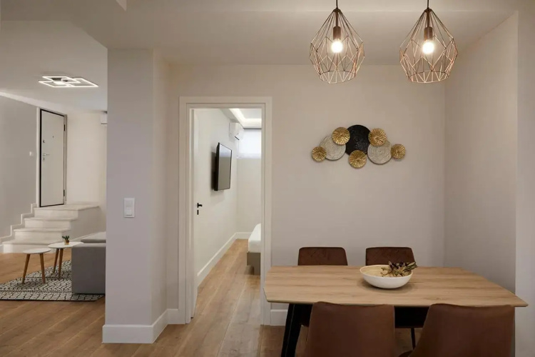 Central & Comfy apartment 2mins walking from metro