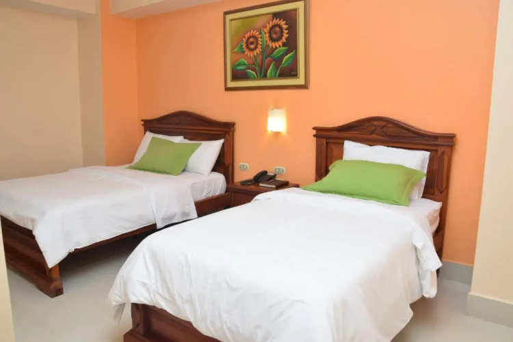 Hotel Perla Verde