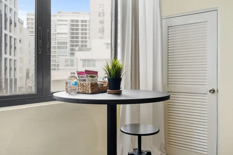 Central Condado Trendy Escape