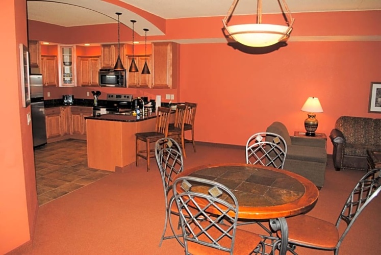 3 Bedrooms Apartment