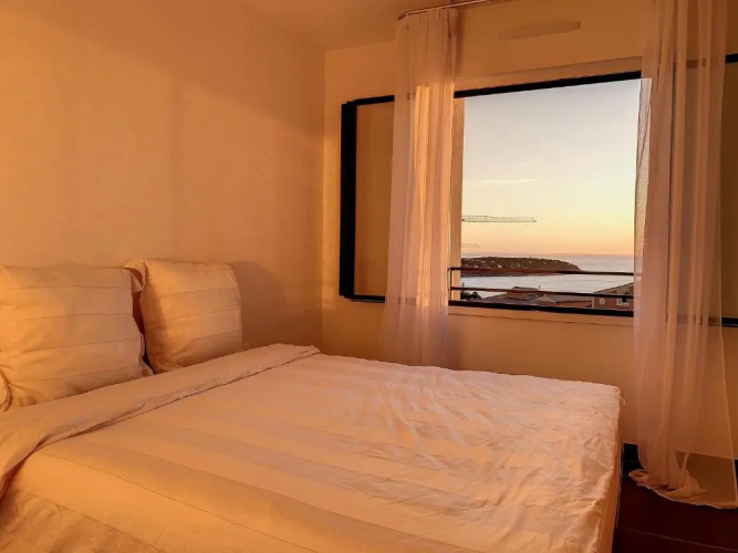 2br apartment with parking near Monaco